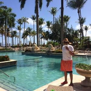 Meet your Posher, Raymond